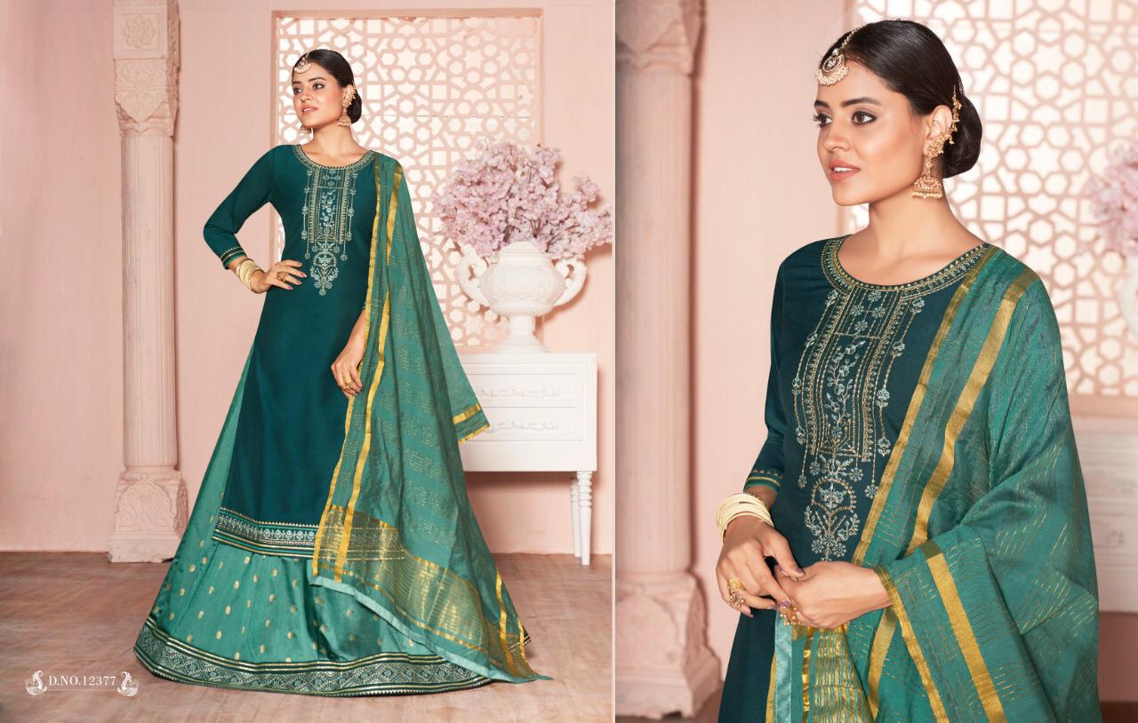 Salwar Kameez With Heavy Look And Beautifull Embroidered Designer Party Wear & Wedding Wear
