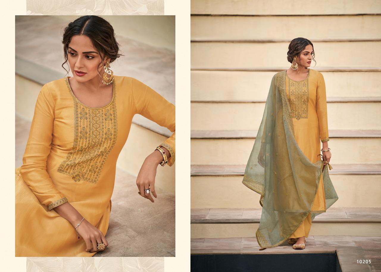 Salwar Kameez With Heavy Look And Beautifull Embroidered Designer Party Wear