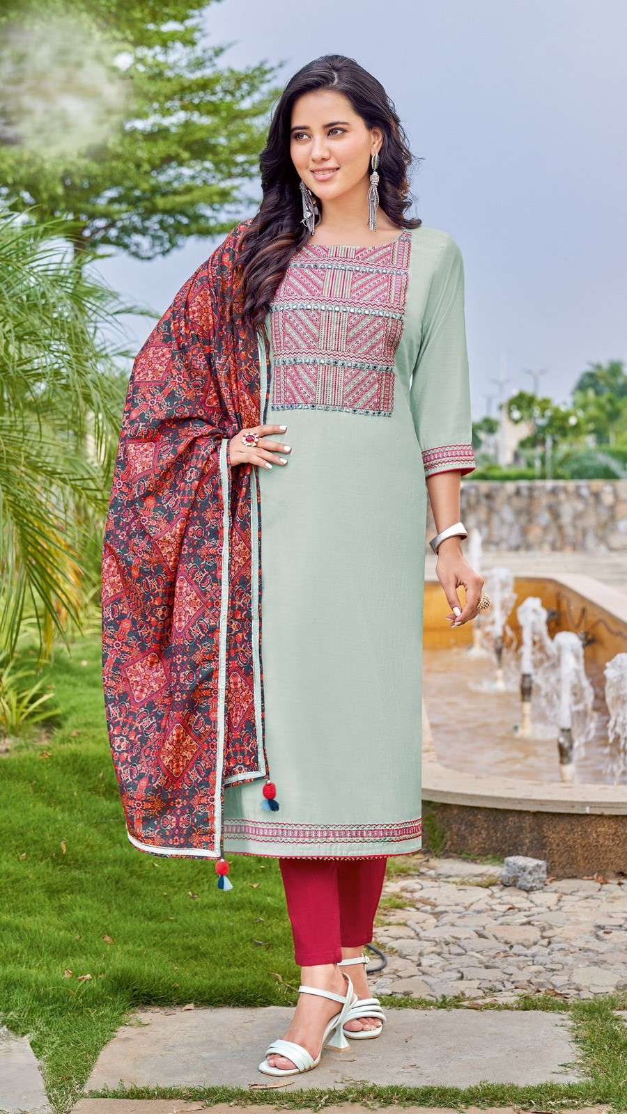Viscose Weaving Suit with Cotton Slub Lycra Pants & Pashmina Digital Dupatta
