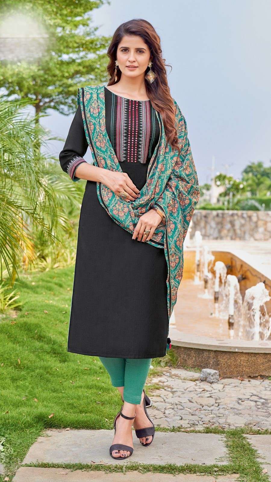 Viscose Weaving Suit with Cotton Slub Lycra Pants & Pashmina Digital Dupatta