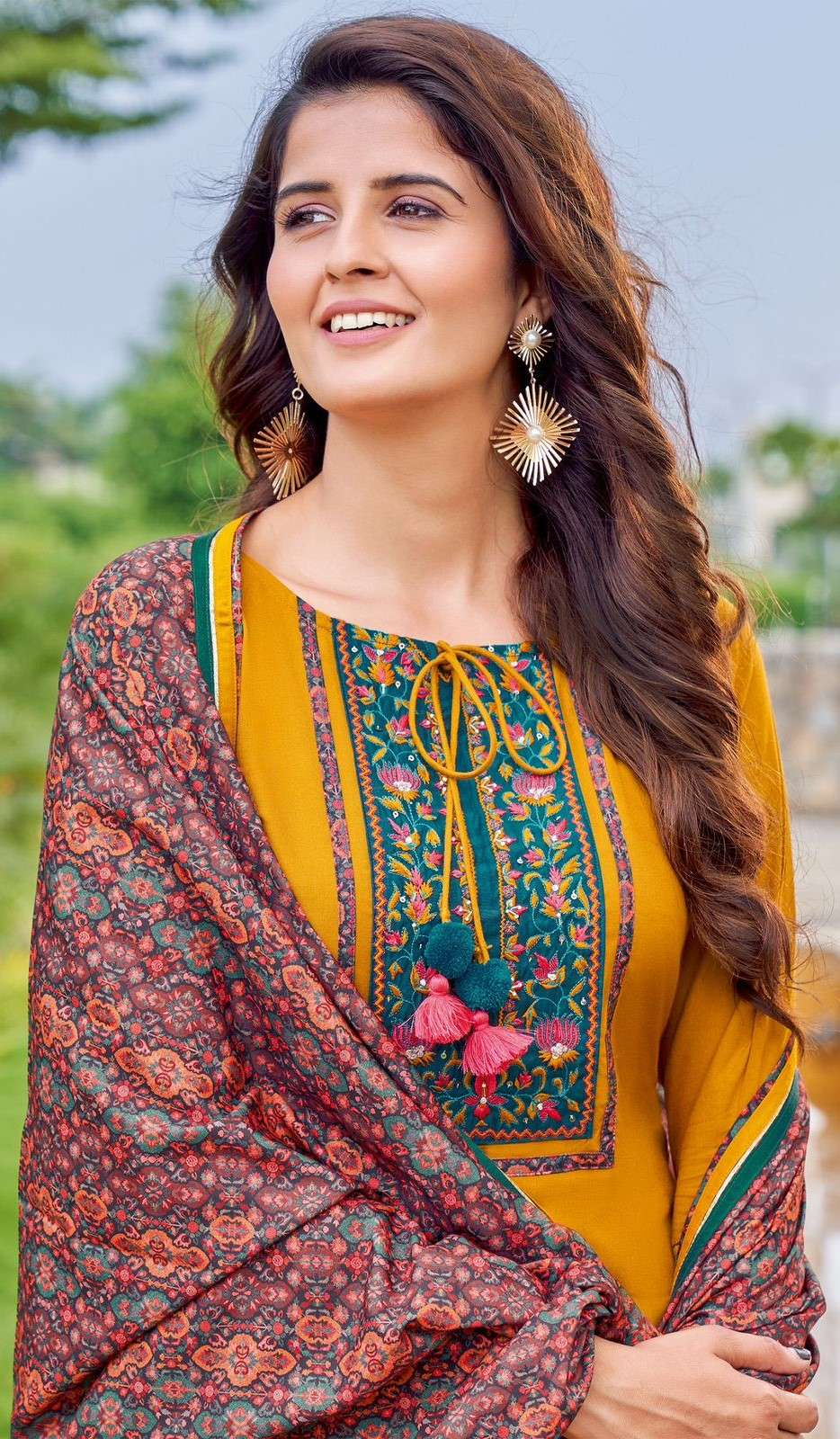 Viscose Weaving Suit with Cotton Slub Lycra Pants & Pashmina Digital Dupatta