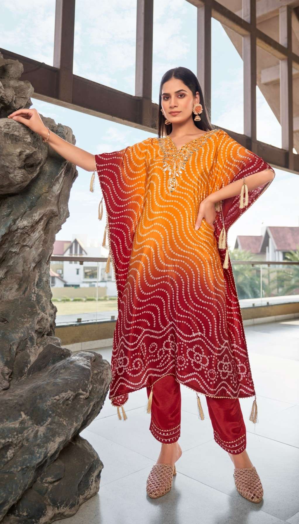 Adorable Digital Print Kaftan in Luxurious Natural Crepe