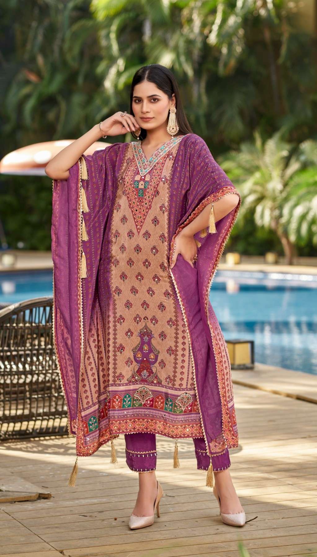 Elegant Kaftan in Luxurious Natural Crepe