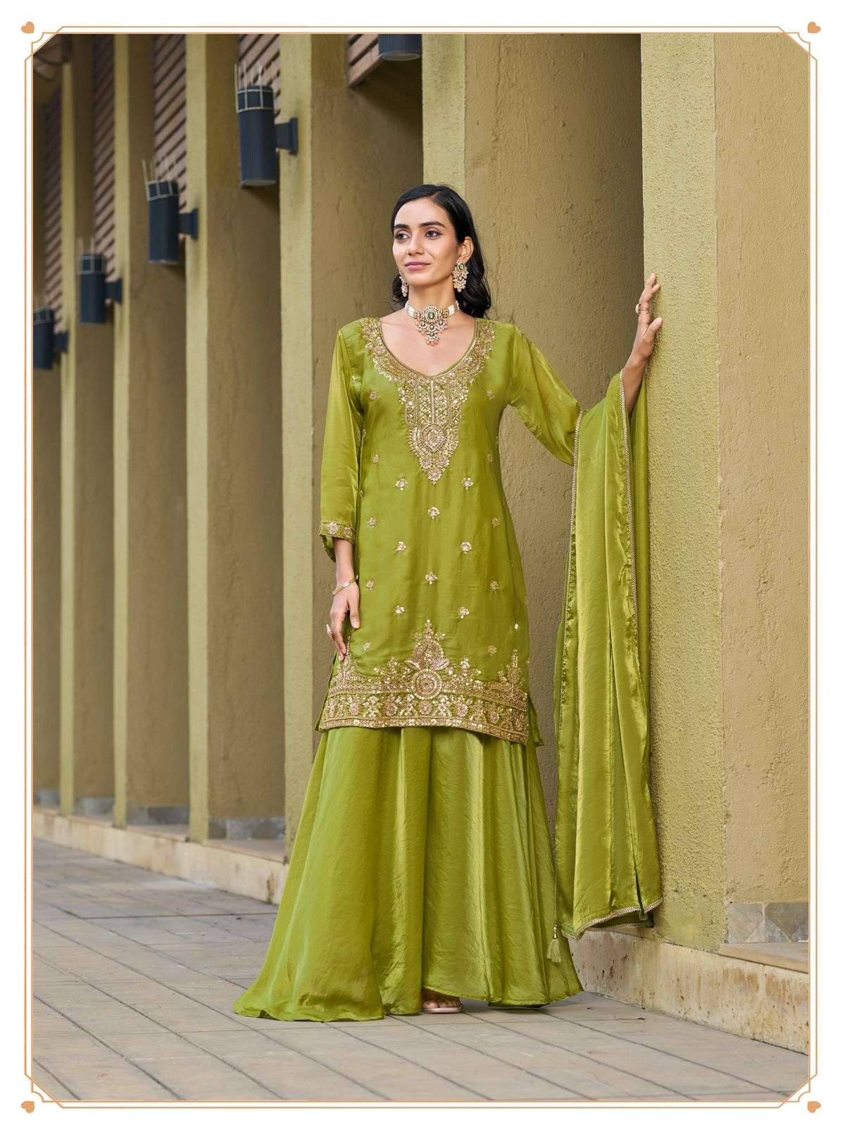 Elegant Cotton-Lined Salwar Kameez with Intricate Beadwork