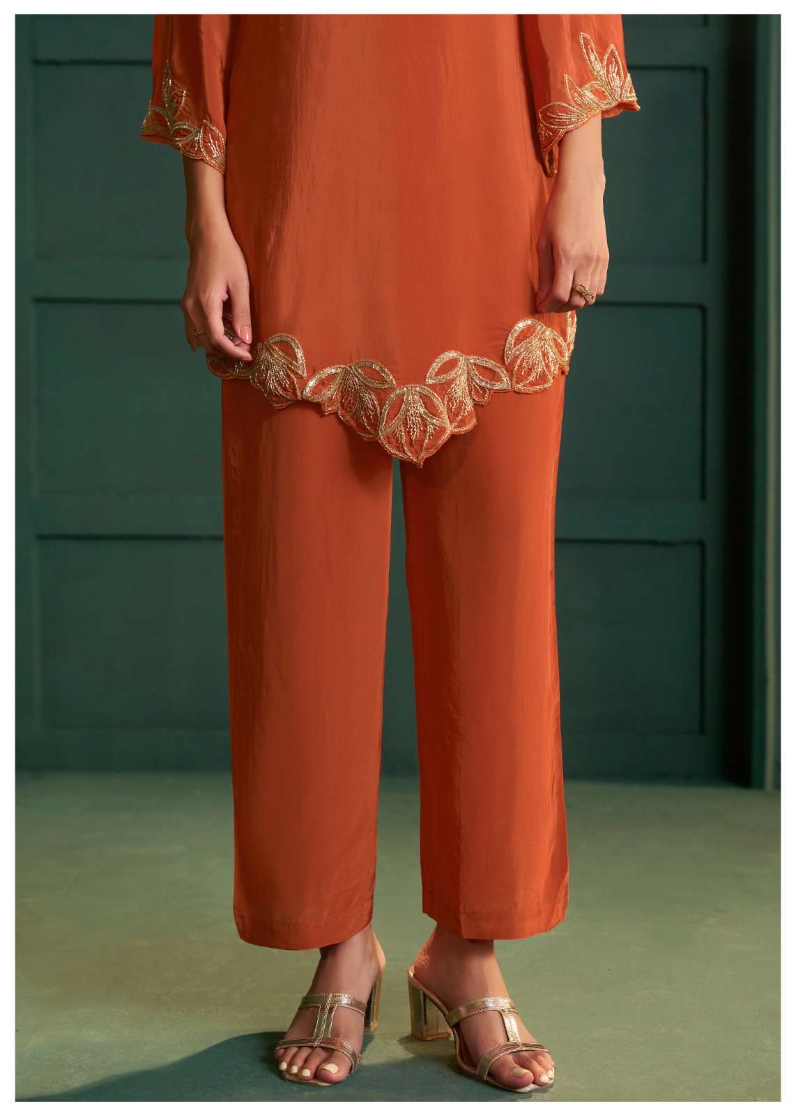 Pure natural crape  Handwork  Top:- Crape  Bottom :- pure crape