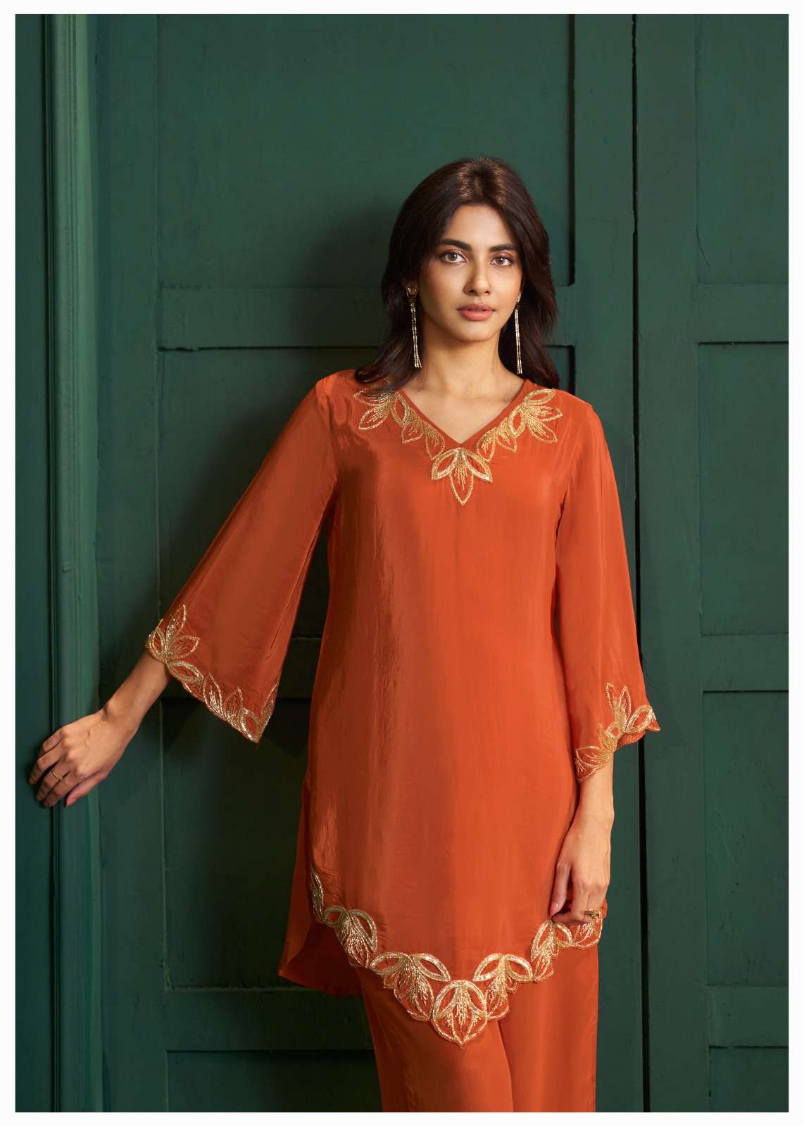 Pure natural crape  Handwork  Top:- Crape  Bottom :- pure crape
